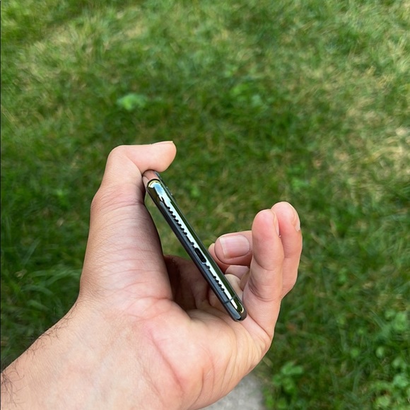 I phone  11 pro max - Picture 4 of 10